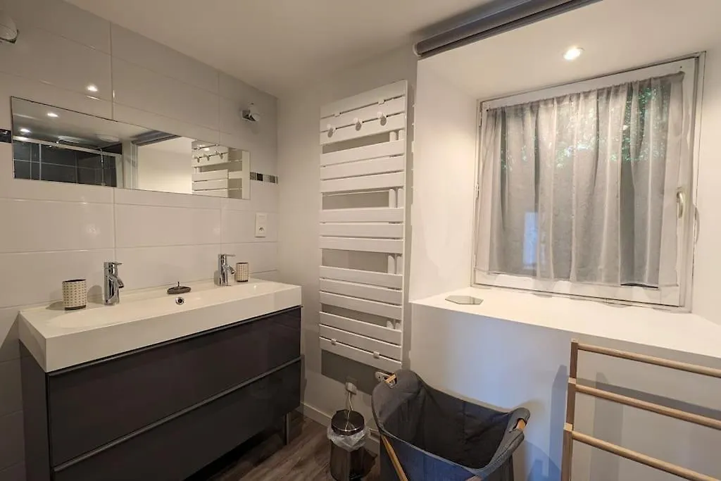 Peaceful Retreat In Traditional Stone House Pluvigner 0*,