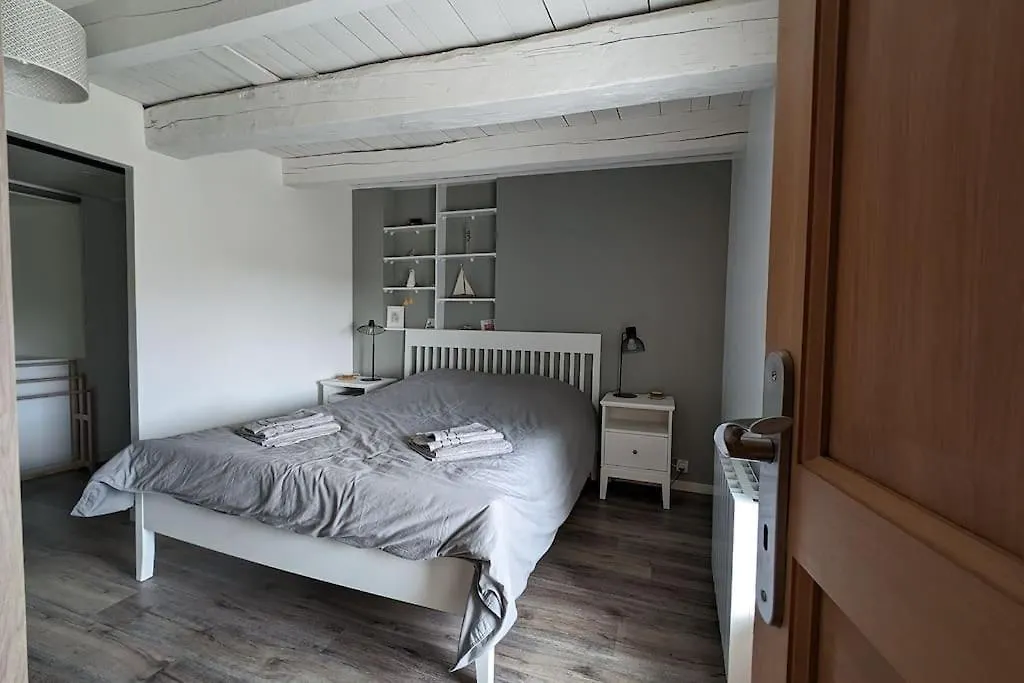 Holiday home Peaceful Retreat In Traditional Stone House Pluvigner