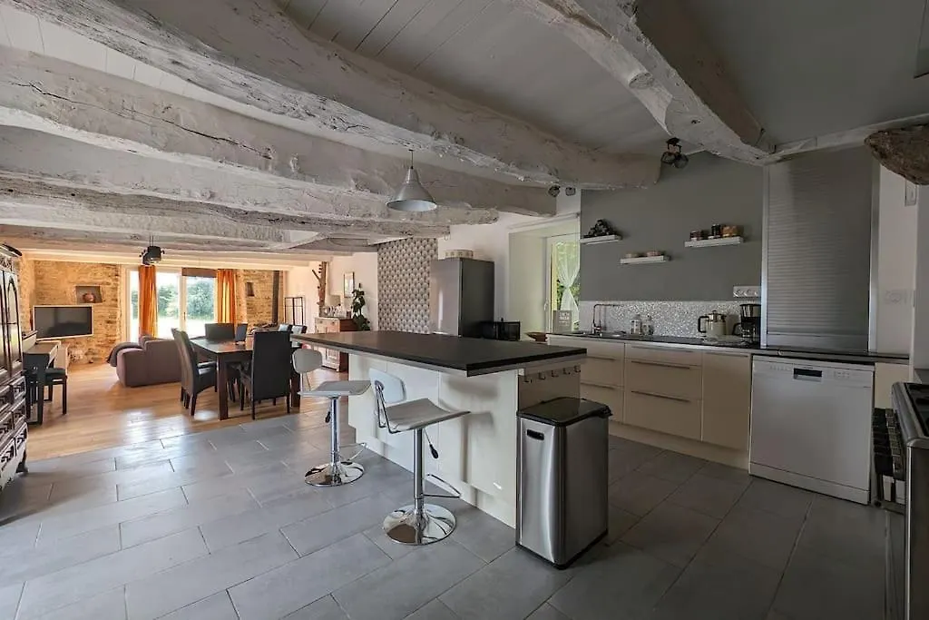 Peaceful Retreat In Traditional Stone House Pluvigner 0*,  France