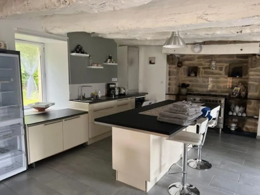 Peaceful Retreat In Traditional Stone House Pluvigner Holiday home