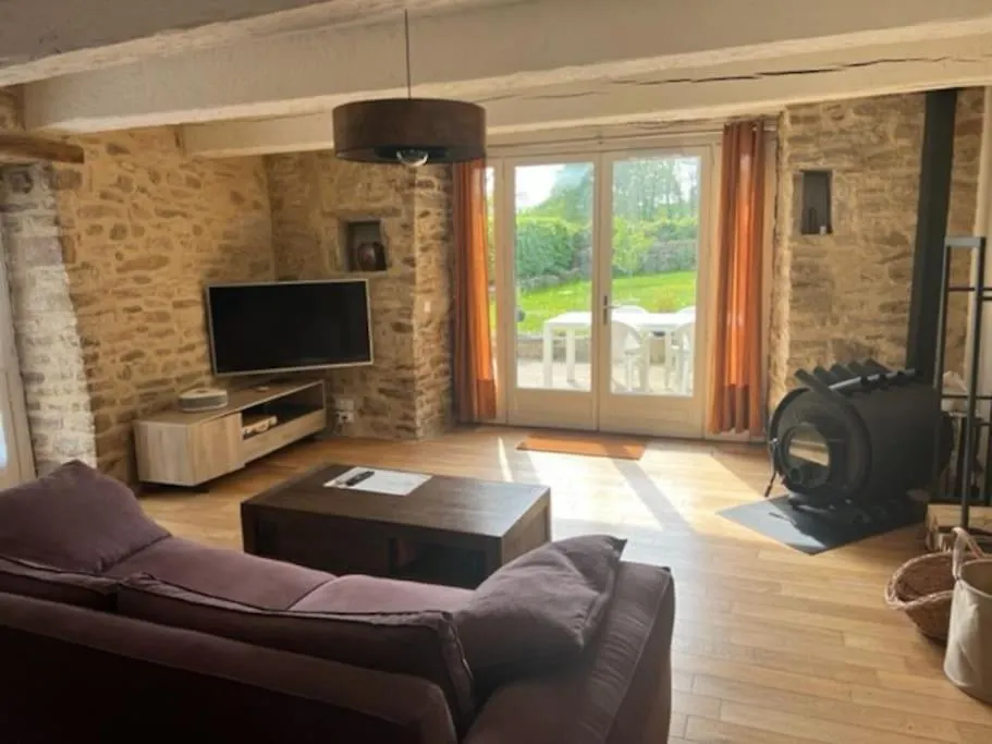 Holiday home Peaceful Retreat In Traditional Stone House Pluvigner