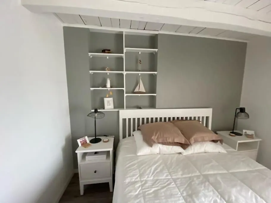 Holiday home Peaceful Retreat In Traditional Stone House Pluvigner