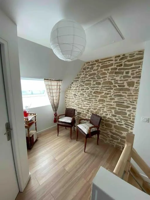 Peaceful Retreat In Traditional Stone House Pluvigner